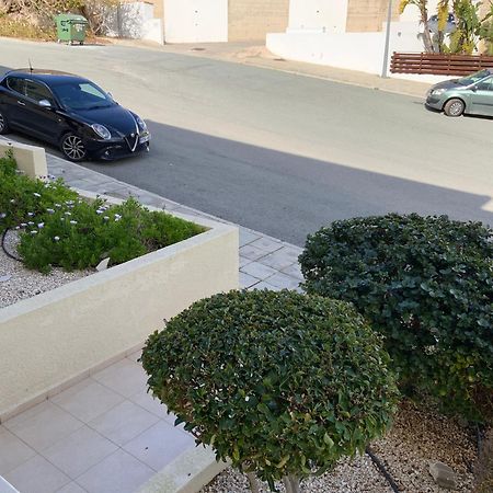 Beautiful 2 Bed Apartment In Peyia Valley, Paphos Bagian luar foto