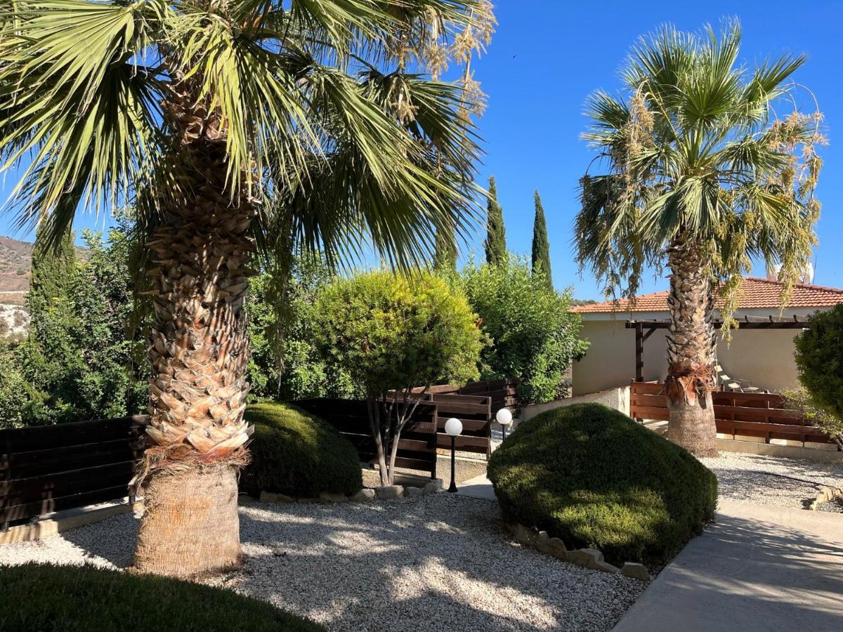 Beautiful 2 Bed Apartment In Peyia Valley, Paphos Bagian luar foto