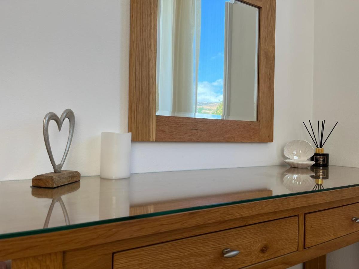 Beautiful 2 Bed Apartment In Peyia Valley, Paphos Bagian luar foto