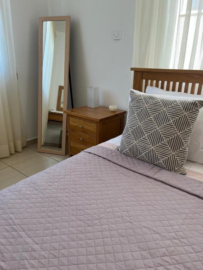 Beautiful 2 Bed Apartment In Peyia Valley, Paphos Bagian luar foto