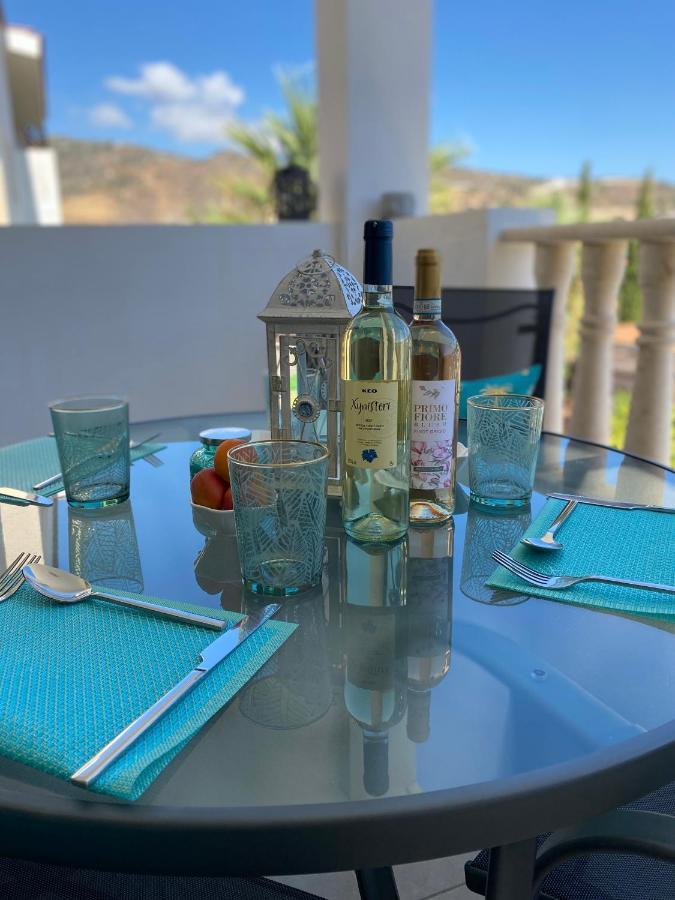 Beautiful 2 Bed Apartment In Peyia Valley, Paphos Bagian luar foto