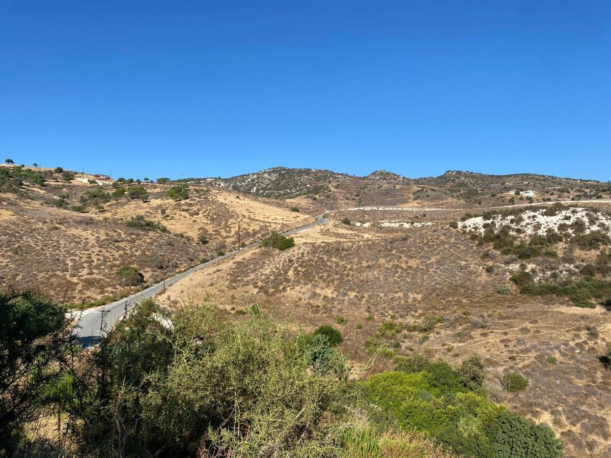Beautiful 2 Bed Apartment In Peyia Valley, Paphos Bagian luar foto