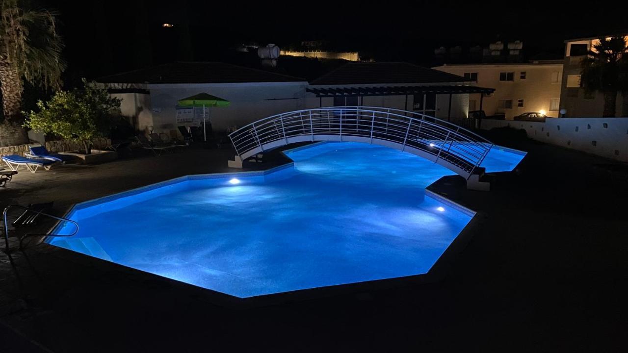 Beautiful 2 Bed Apartment In Peyia Valley, Paphos Bagian luar foto