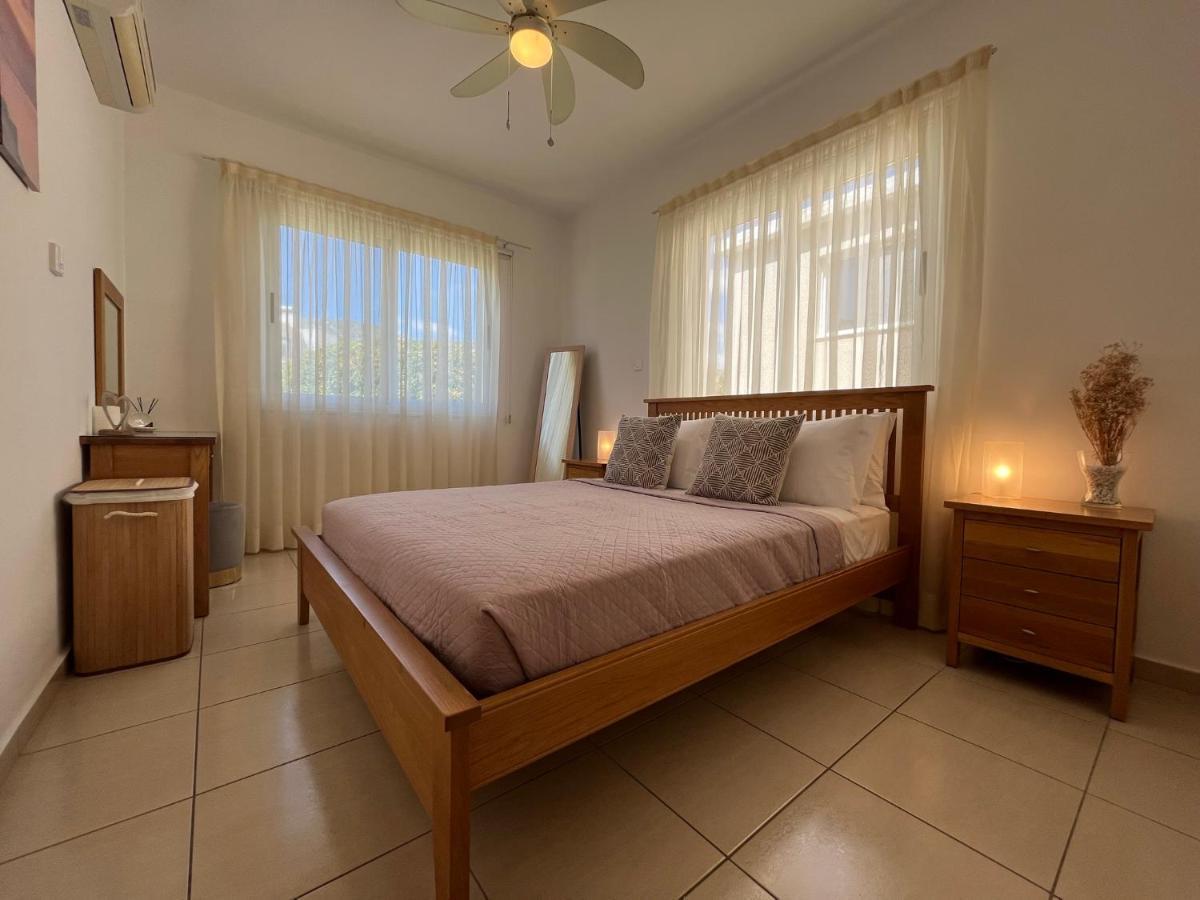 Beautiful 2 Bed Apartment In Peyia Valley, Paphos Bagian luar foto