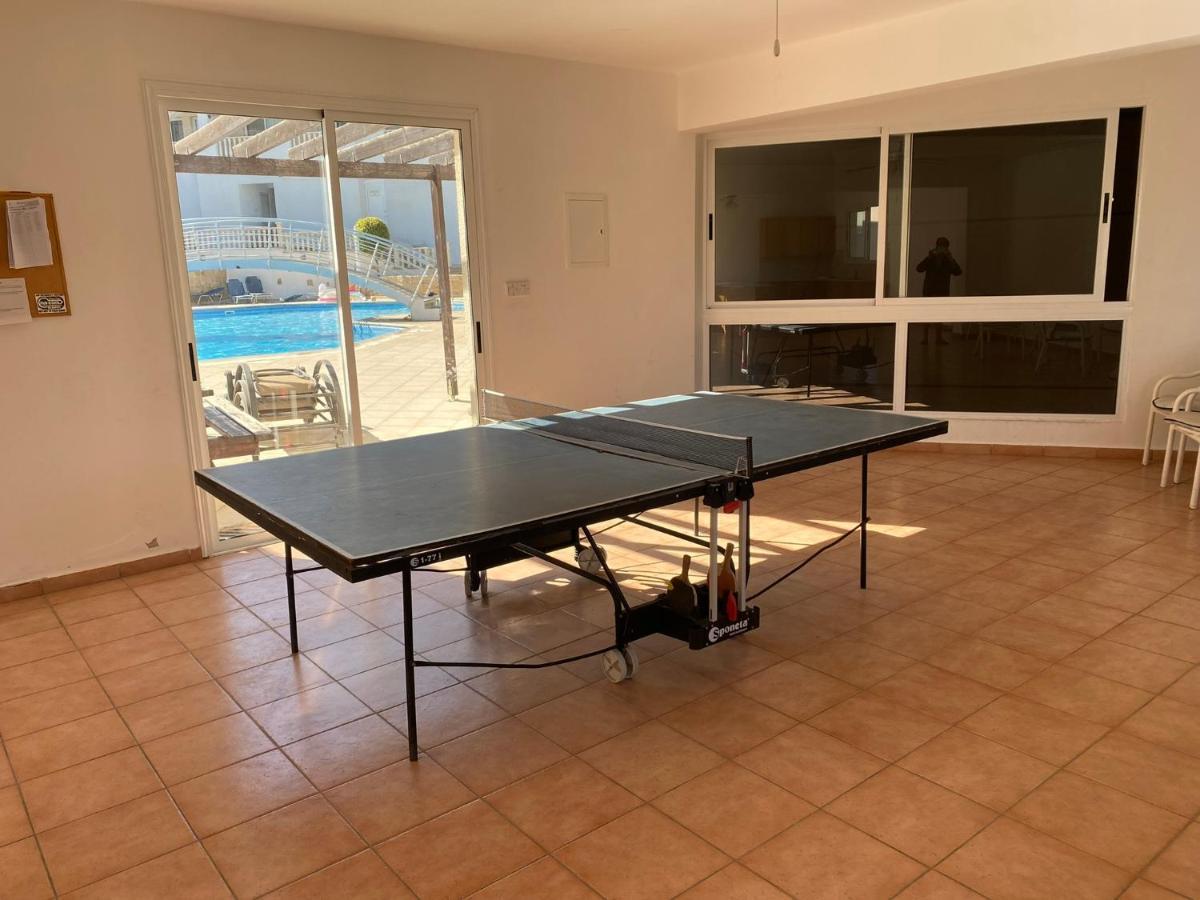 Beautiful 2 Bed Apartment In Peyia Valley, Paphos Bagian luar foto