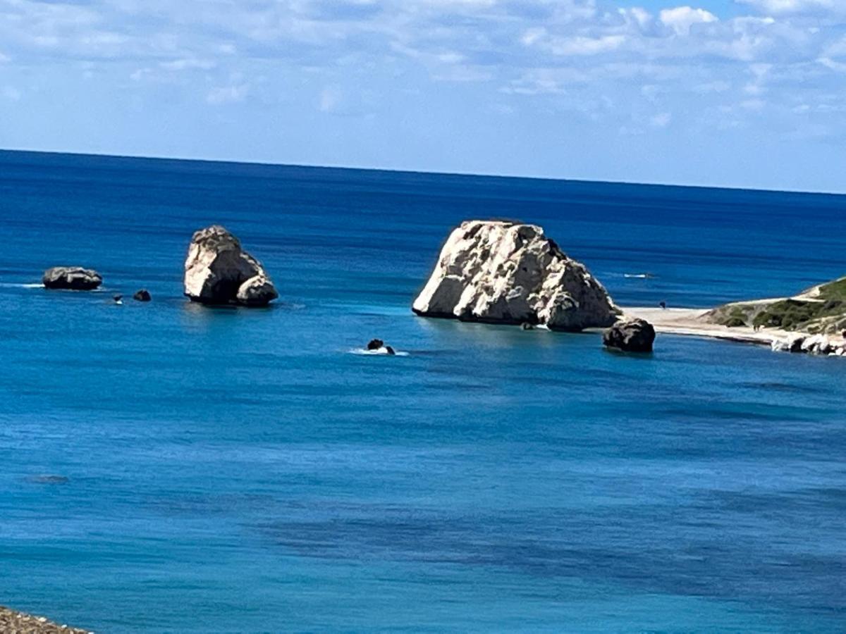 Beautiful 2 Bed Apartment In Peyia Valley, Paphos Bagian luar foto