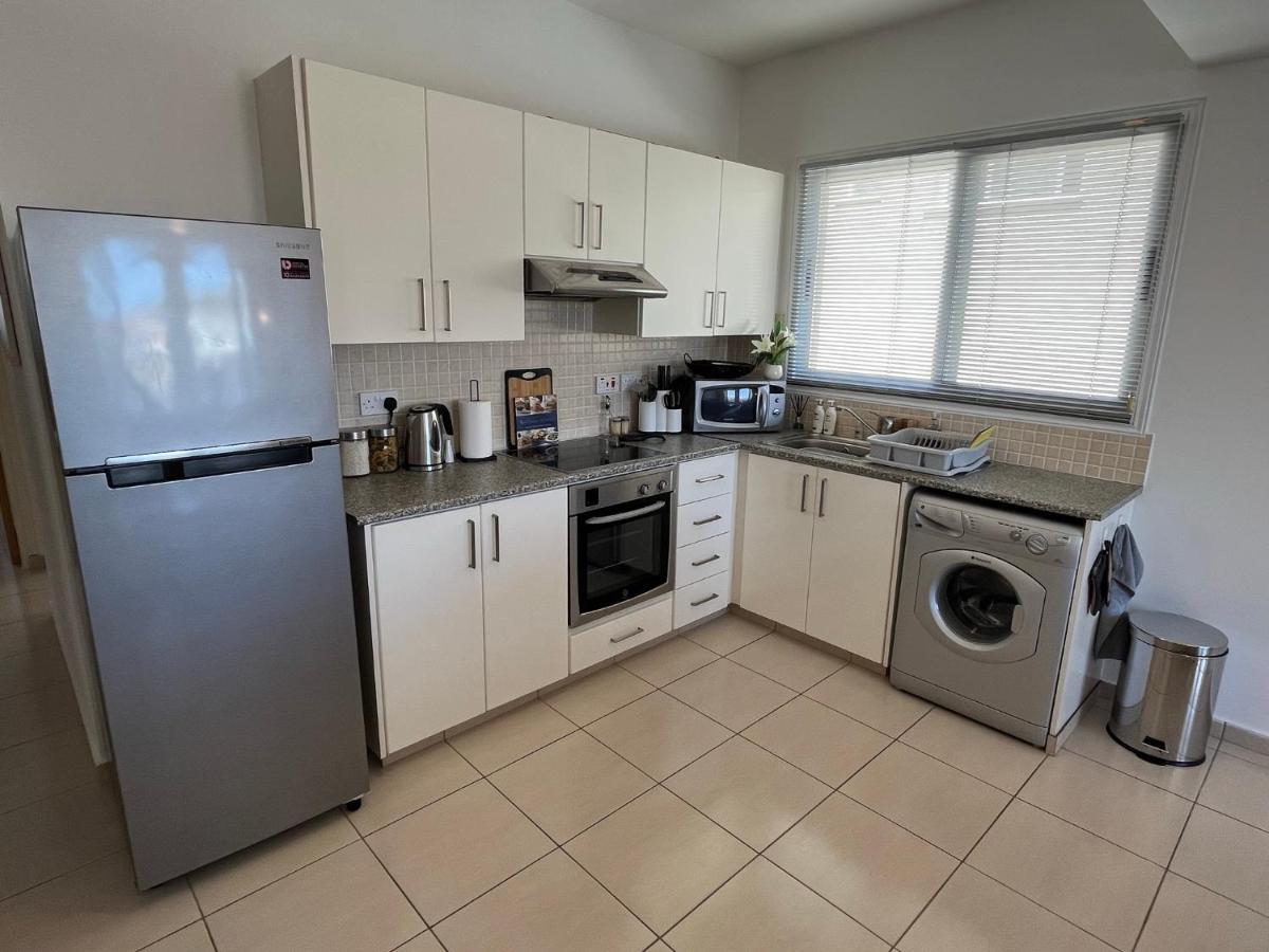 Beautiful 2 Bed Apartment In Peyia Valley, Paphos Bagian luar foto
